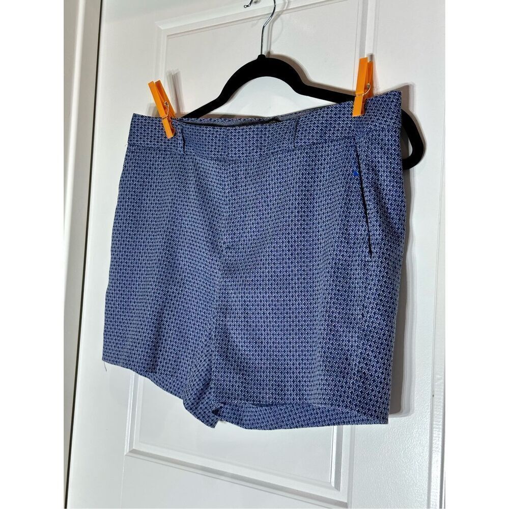 Banana Republic size 6 blue & white print shorts